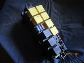 Mercedes Benz - Fuse Box - 220